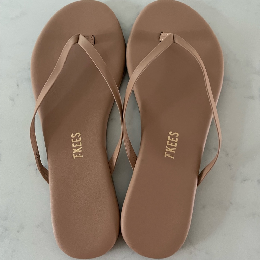 NWT TKEES Size 6